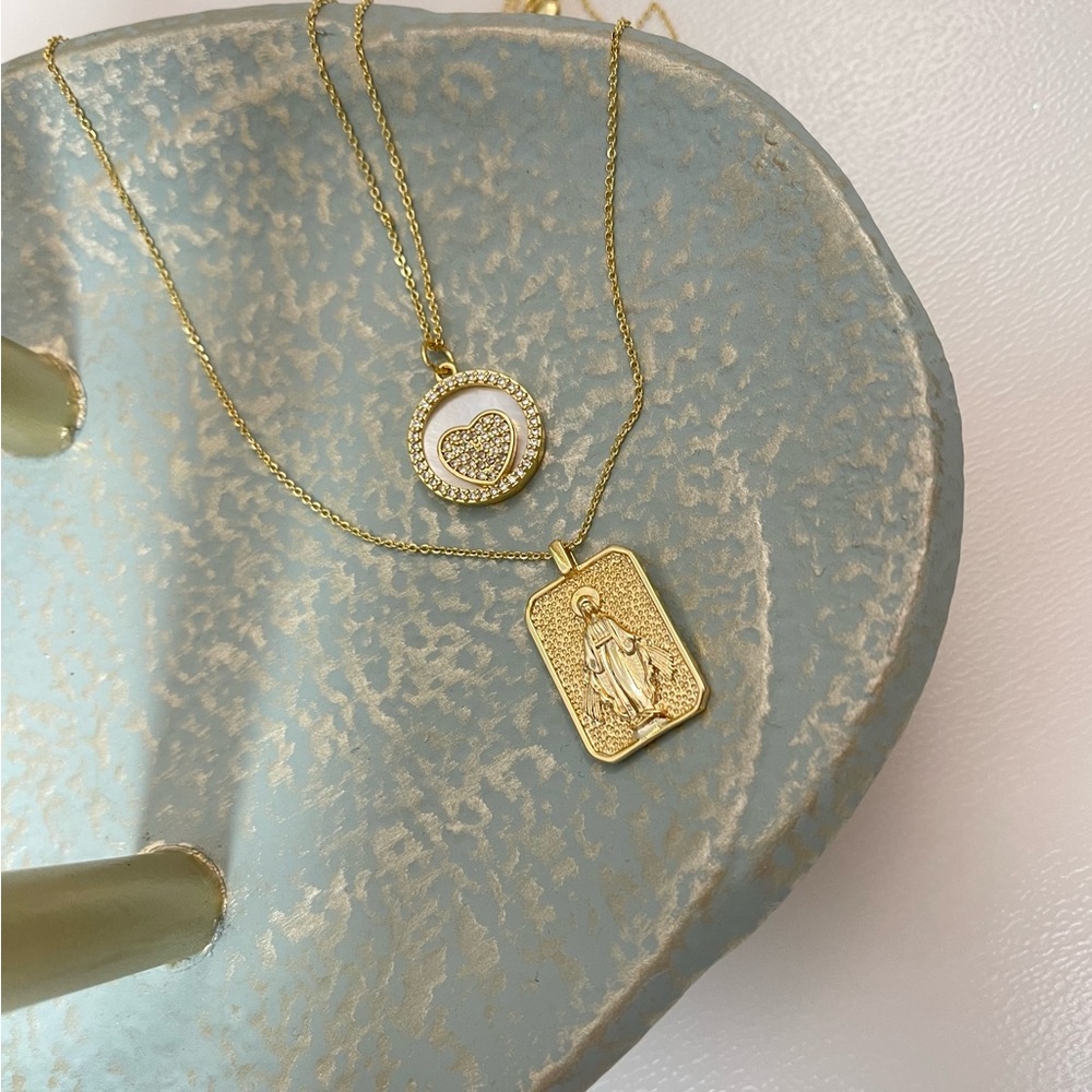 Elegant Gold Religious Pendant Necklace Set